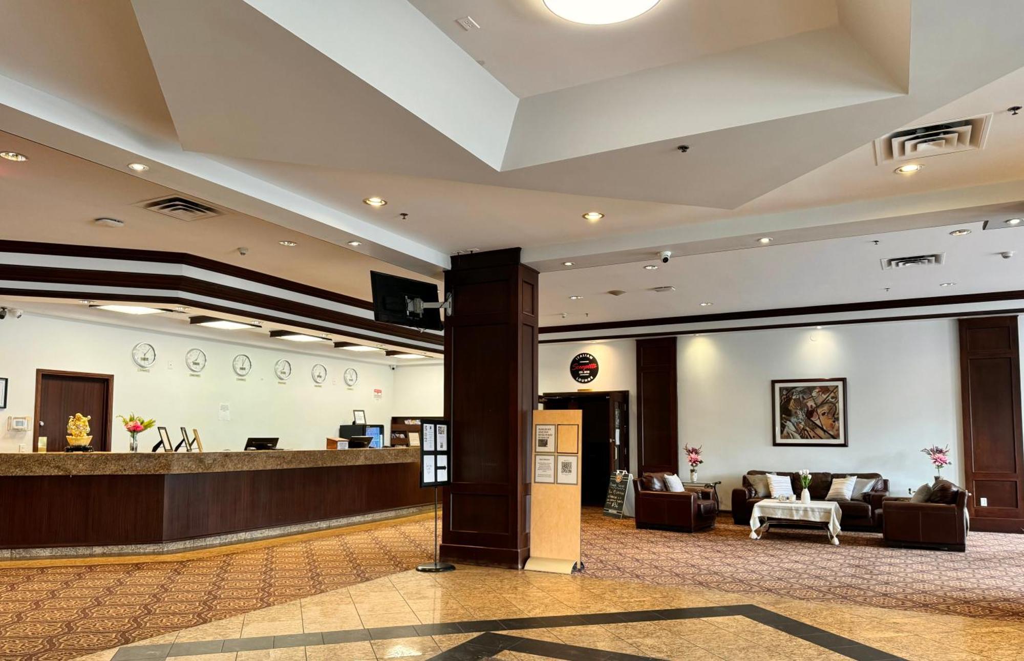 ホテル Divya Sutra Plaza And Conference Centre Calgary Airport エクステリア 写真