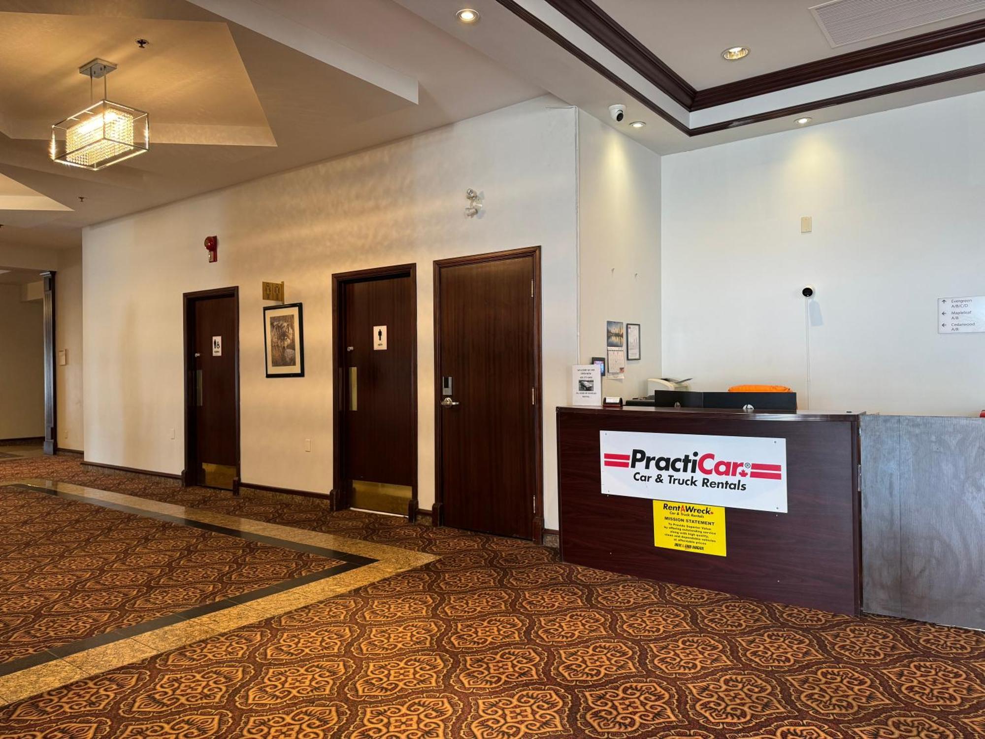 ホテル Divya Sutra Plaza And Conference Centre Calgary Airport エクステリア 写真