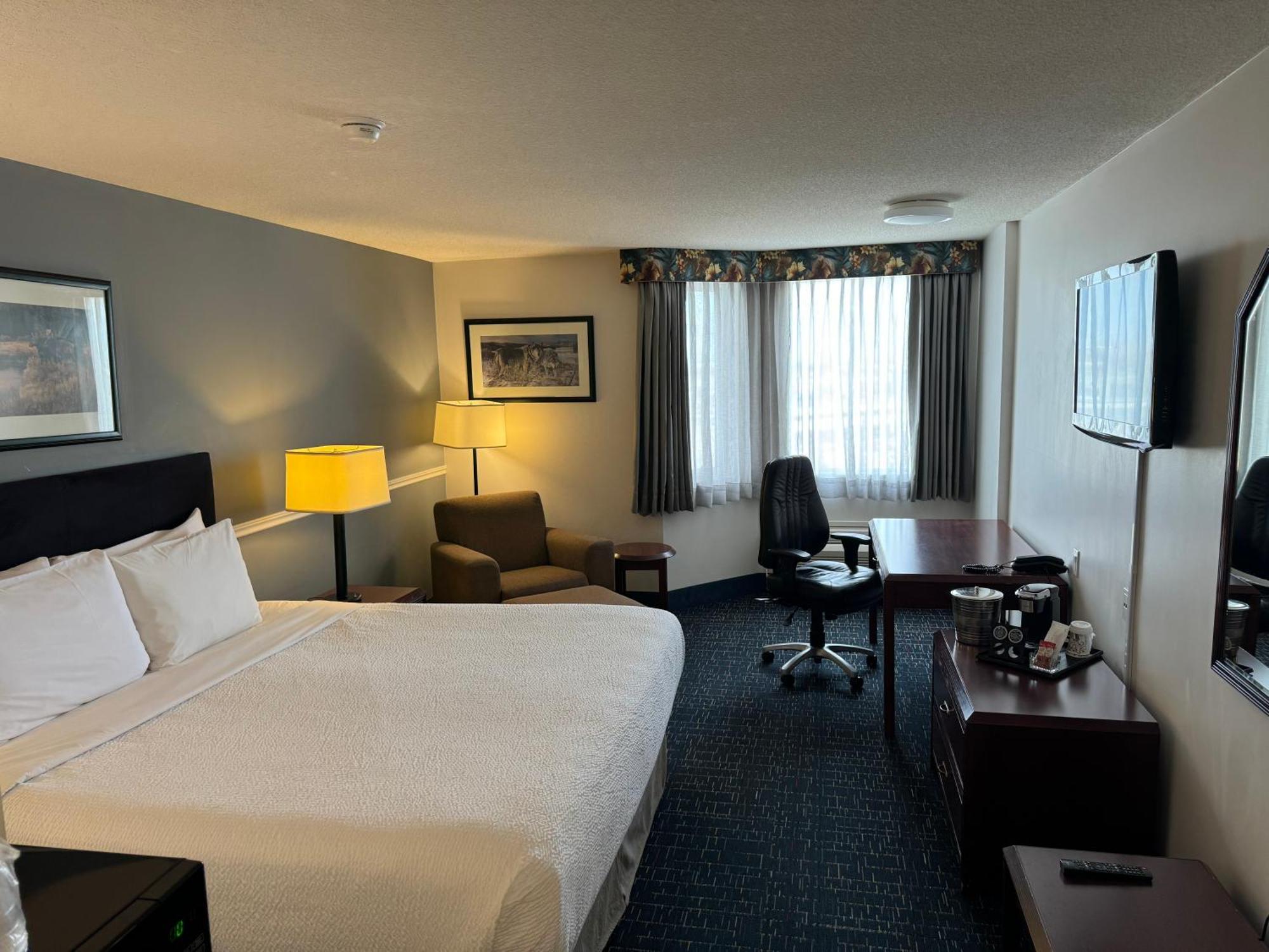 ホテル Divya Sutra Plaza And Conference Centre Calgary Airport エクステリア 写真