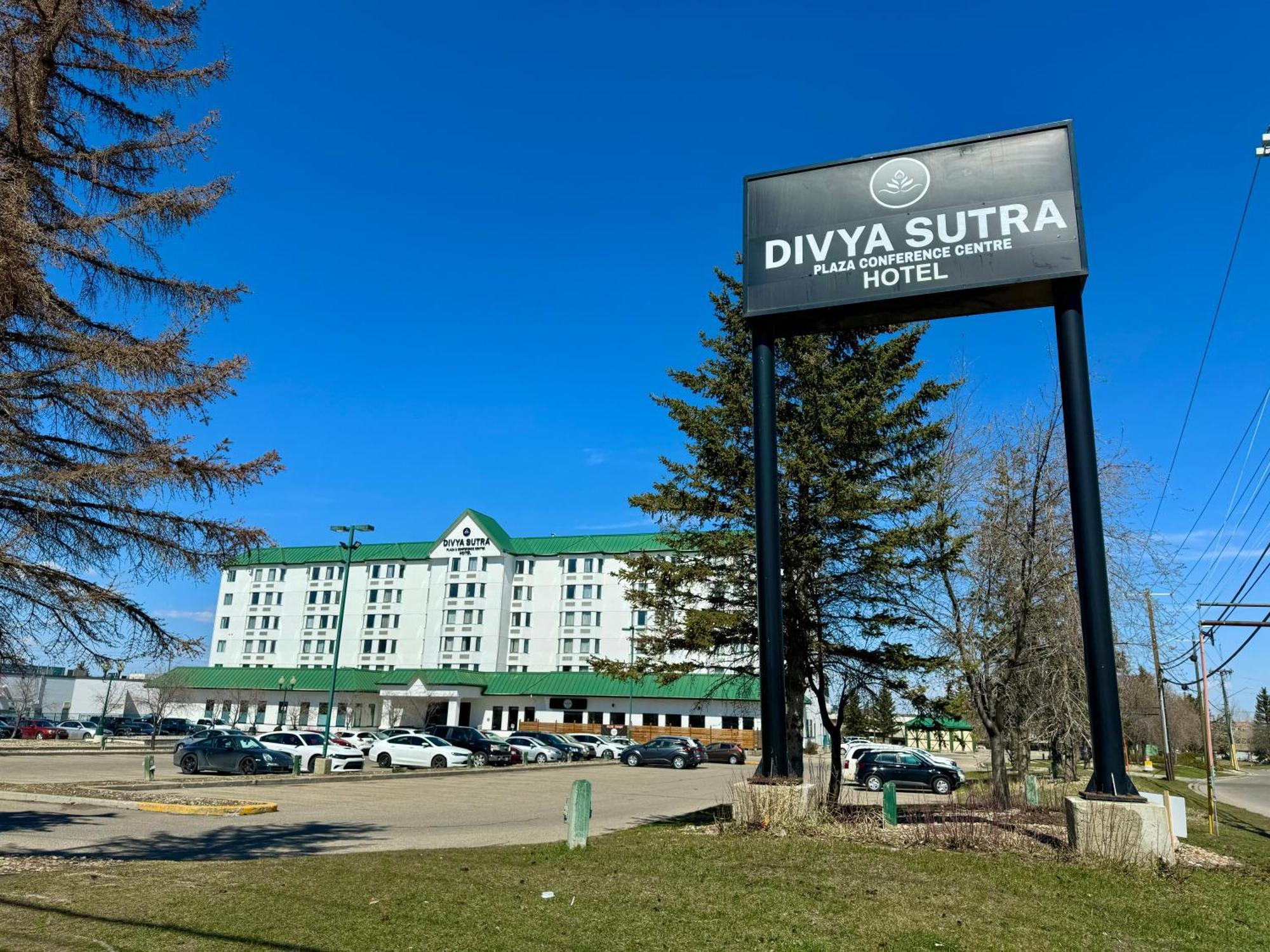 ホテル Divya Sutra Plaza And Conference Centre Calgary Airport エクステリア 写真