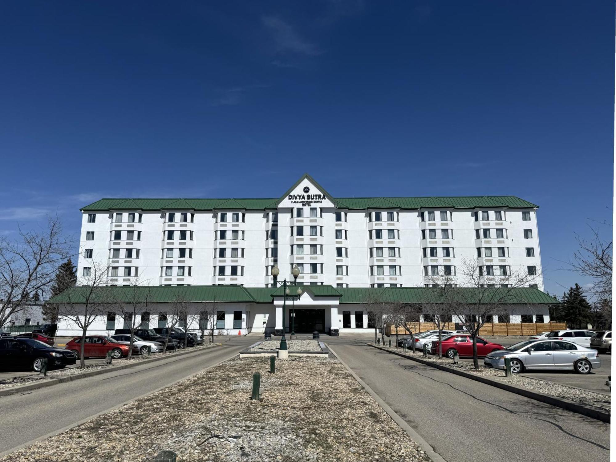 ホテル Divya Sutra Plaza And Conference Centre Calgary Airport エクステリア 写真