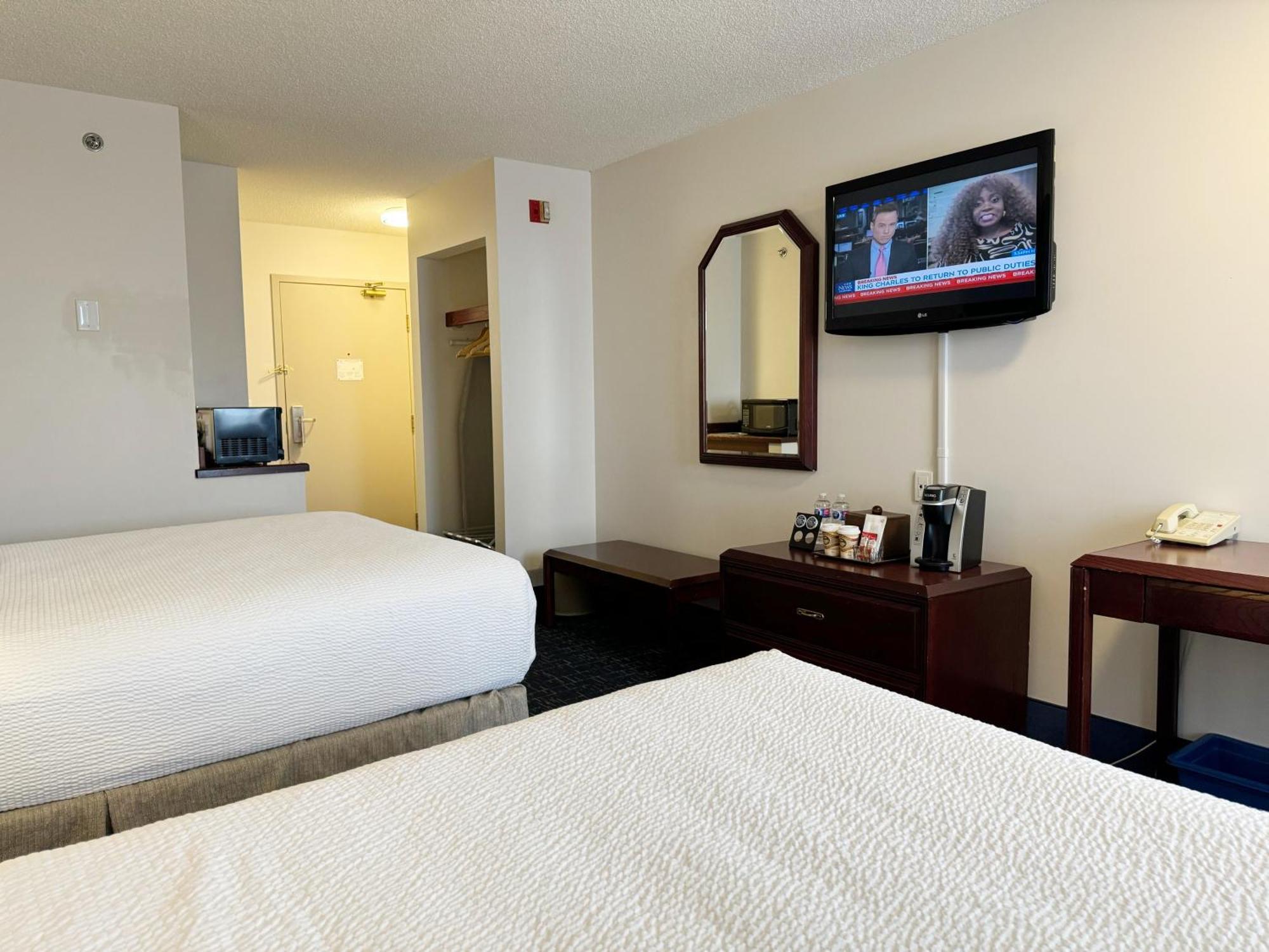 ホテル Divya Sutra Plaza And Conference Centre Calgary Airport エクステリア 写真
