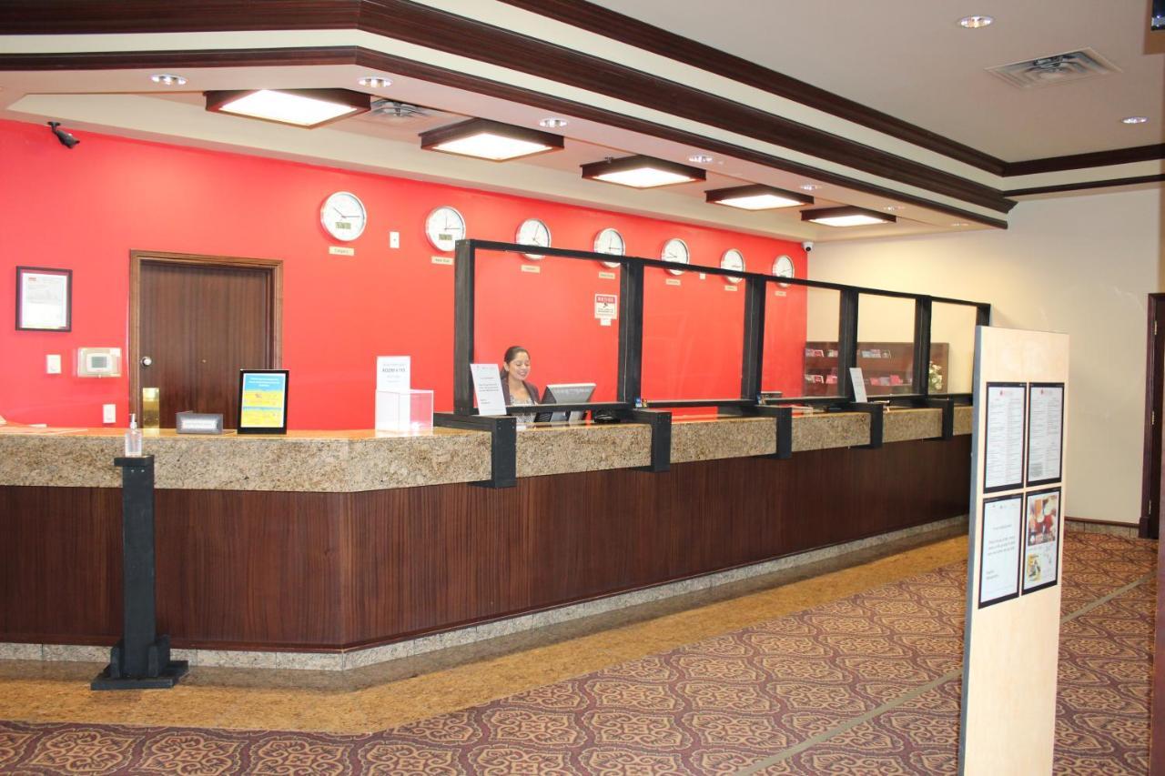 ホテル Divya Sutra Plaza And Conference Centre Calgary Airport エクステリア 写真